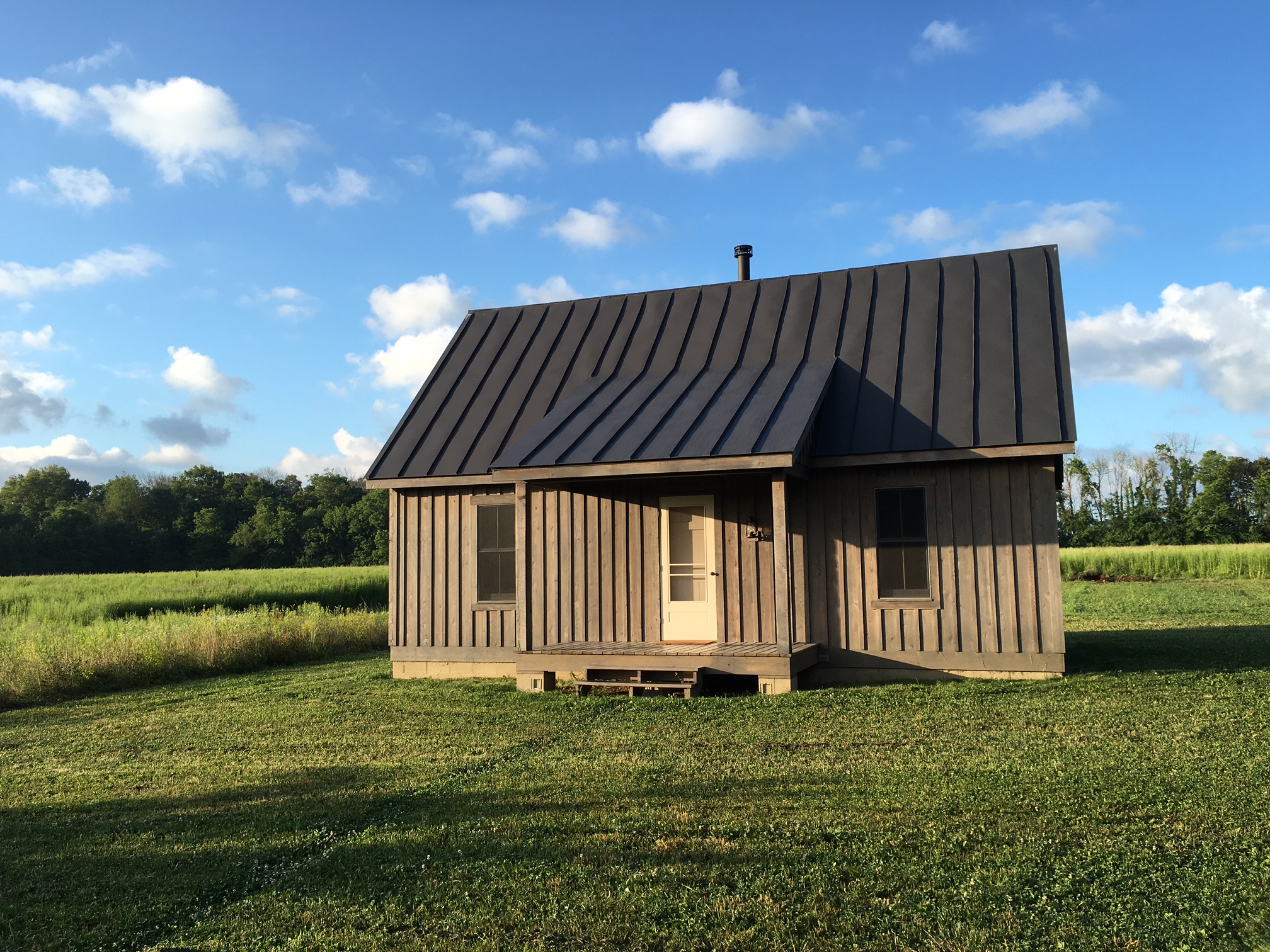  Lakefront Cottage